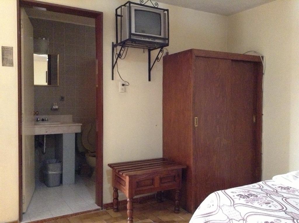 Hotel Atilanos Morelia Eksteriør billede